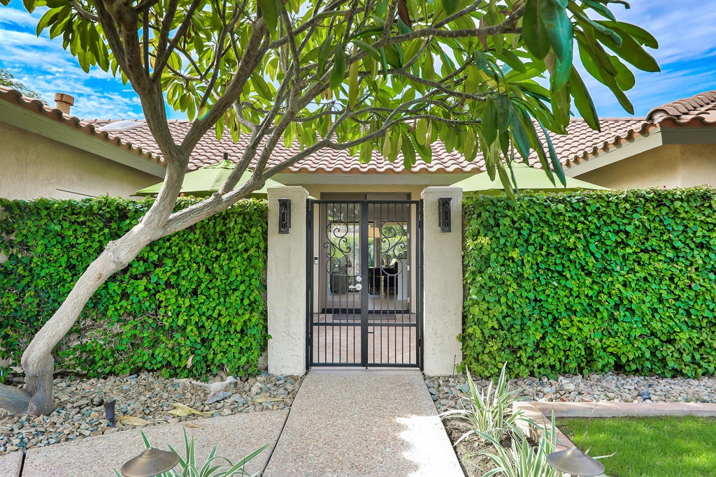 48721 Santa Ursula Street