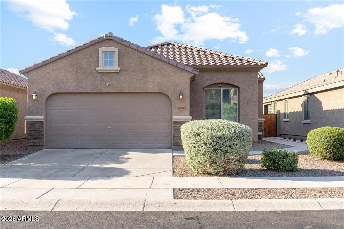 6748 W CHARTER OAK Road, Peoria, AZ 85381