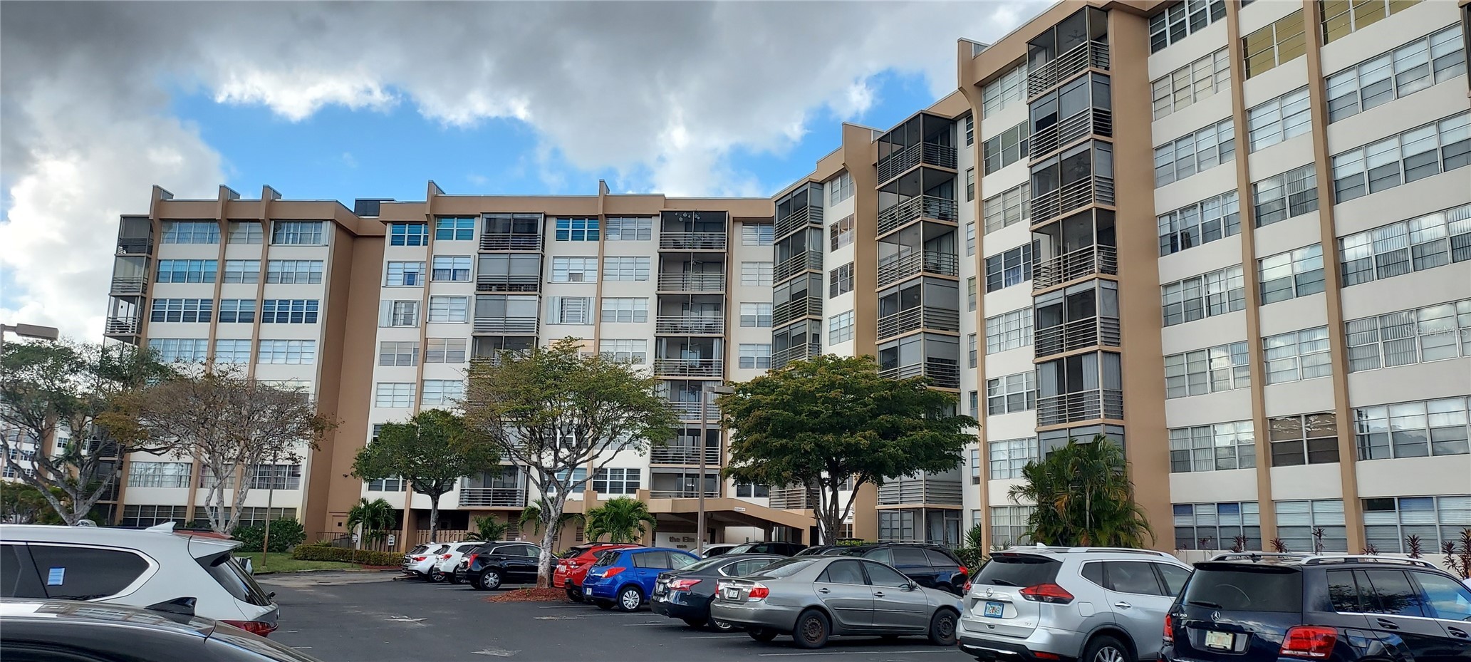 1000 SAINT CHARLES PLACE 209