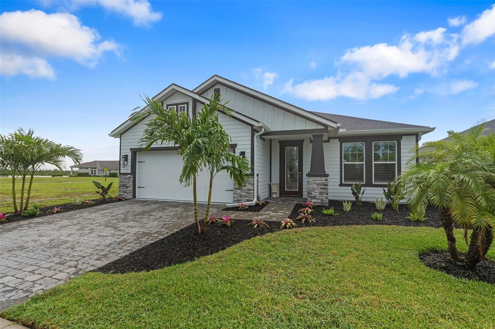 141 MOSAIC BOULEVARD