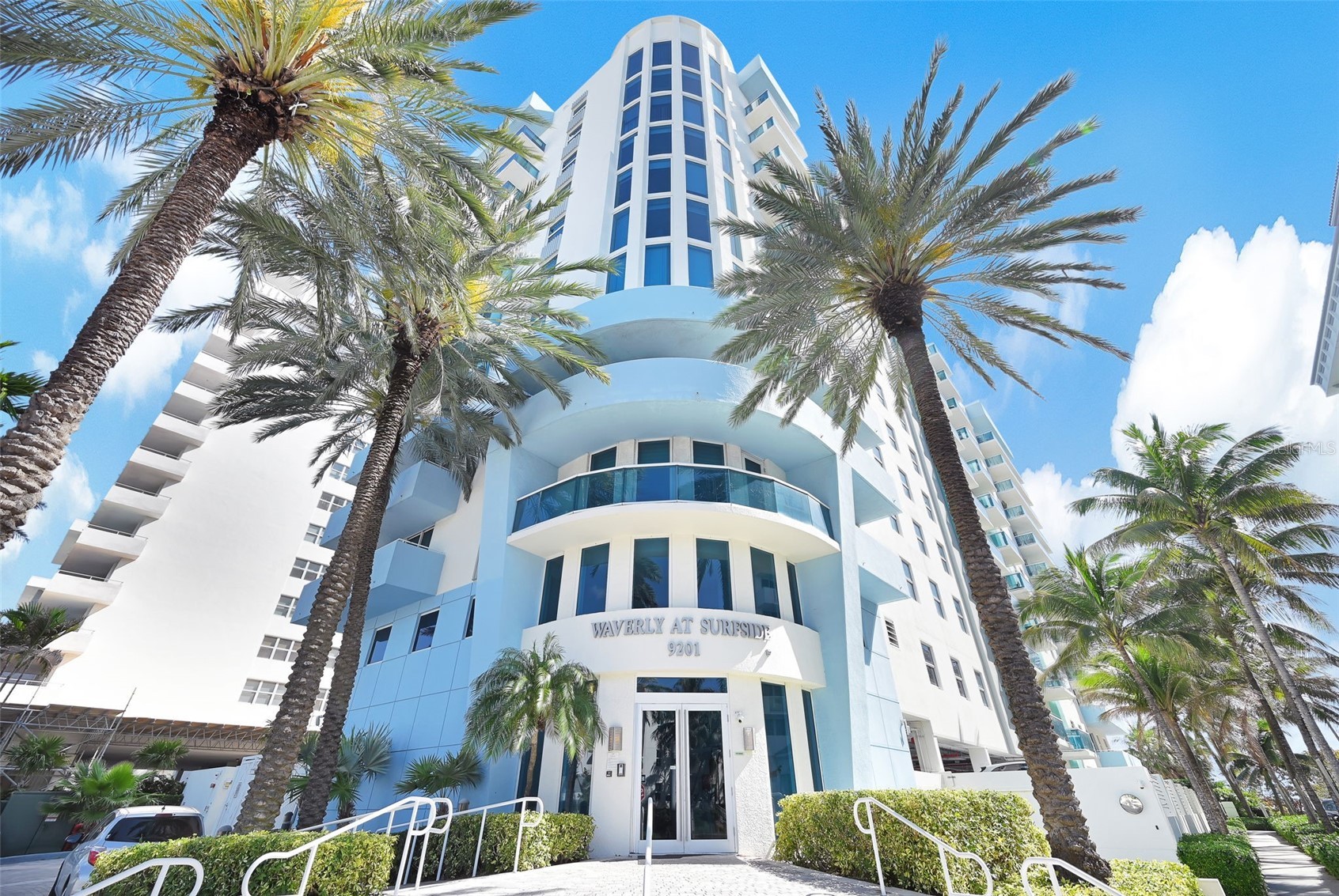 9201 COLLINS AVENUE 821