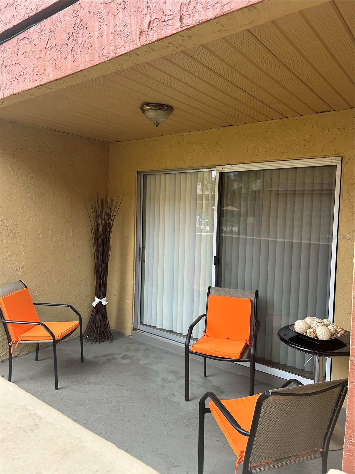 636 KENWICK CIRCLE 105