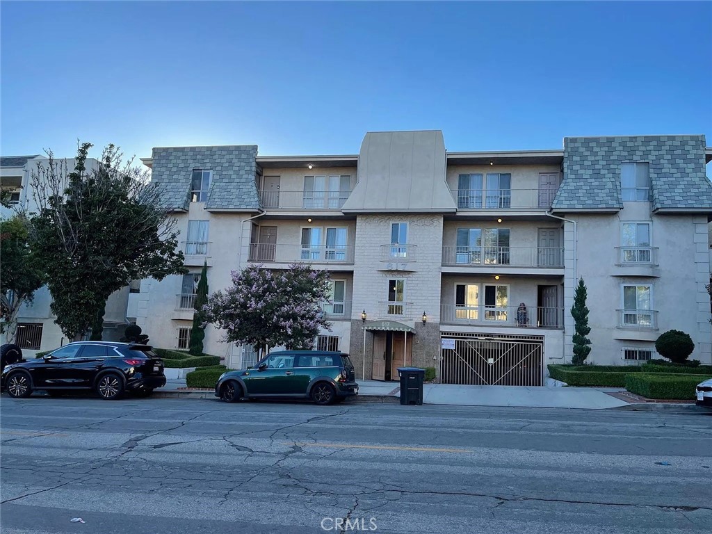 617 E Angeleno 301