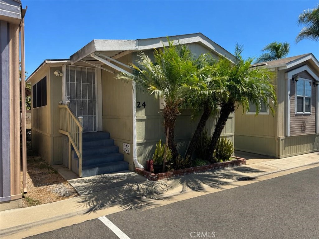 17820 Lakewood Boulevard 24