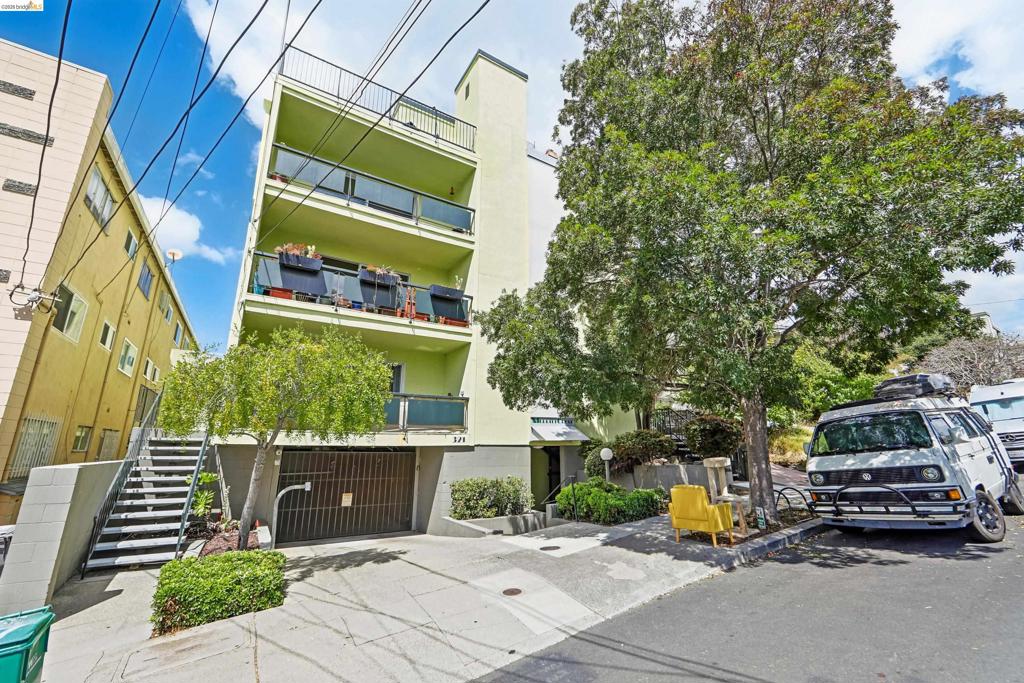 321 Warwick Ave 303
