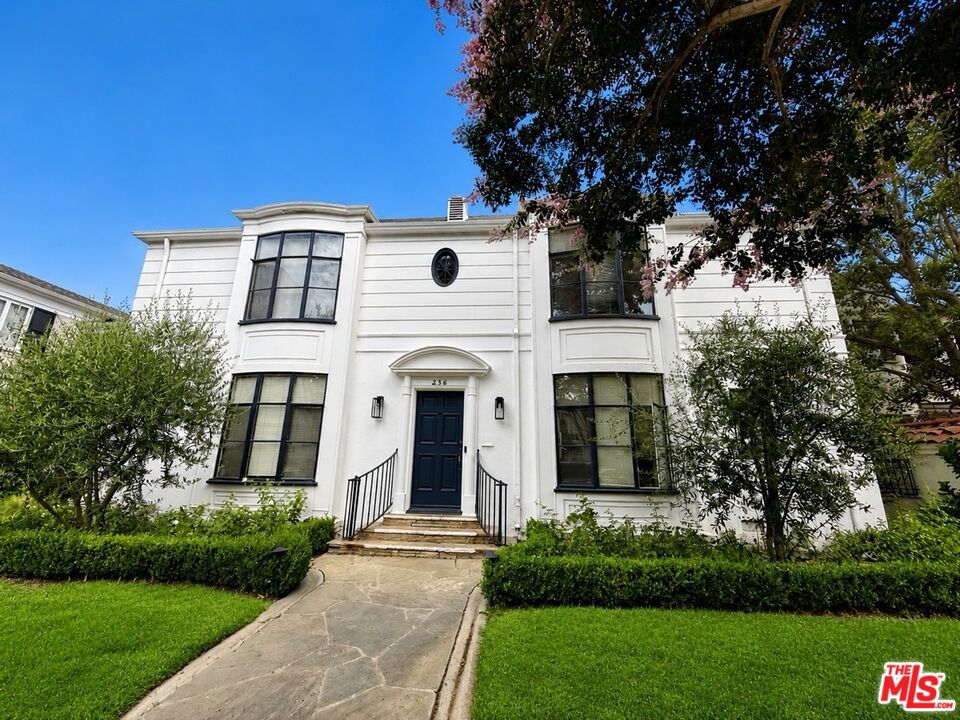 236 S Spalding Drive 1/2