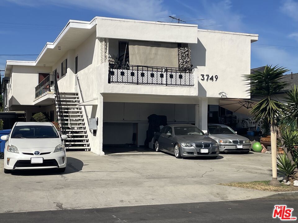 3749 Veteran Avenue