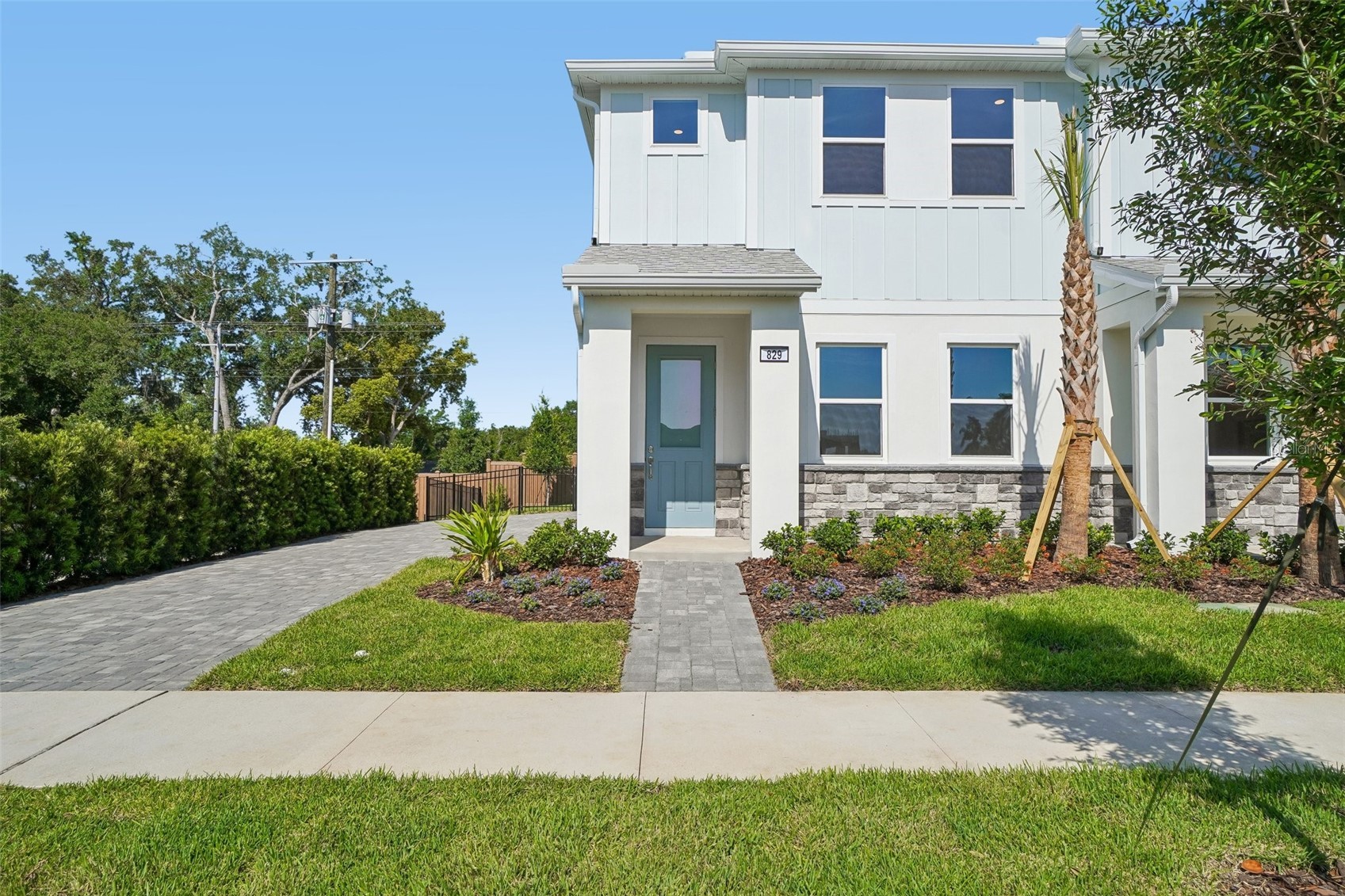 640 SILVER STREAM COURT