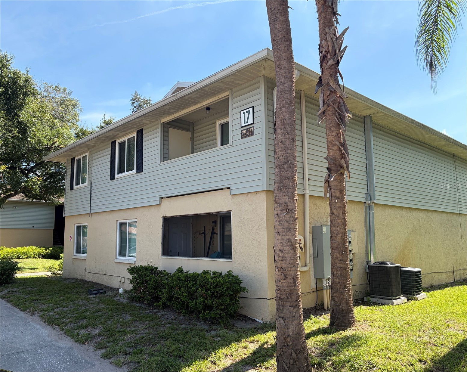 233 THORN TREE PLACE