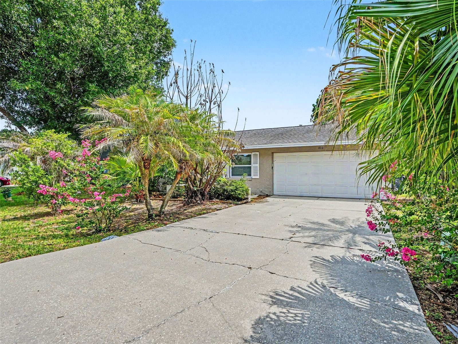 406 LAKE DAISY DRIVE