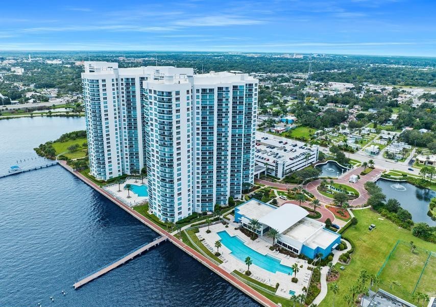 241 RIVERSIDE DRIVE 1204