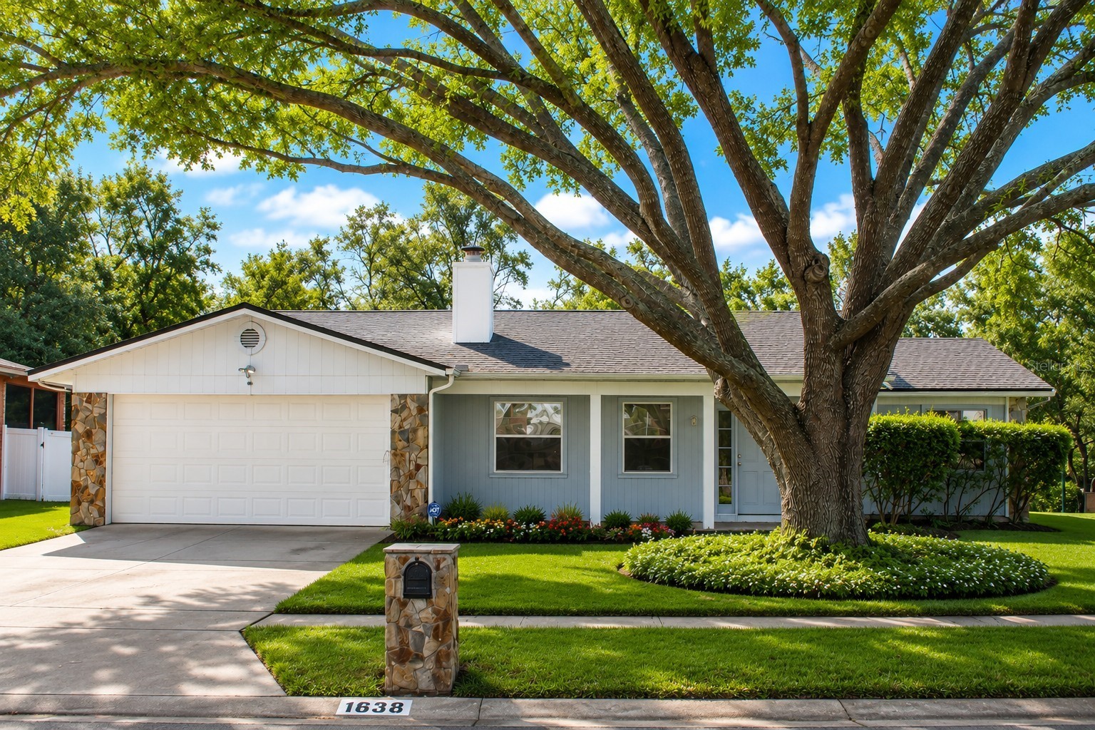 1638 LAMPLIGHTER WAY