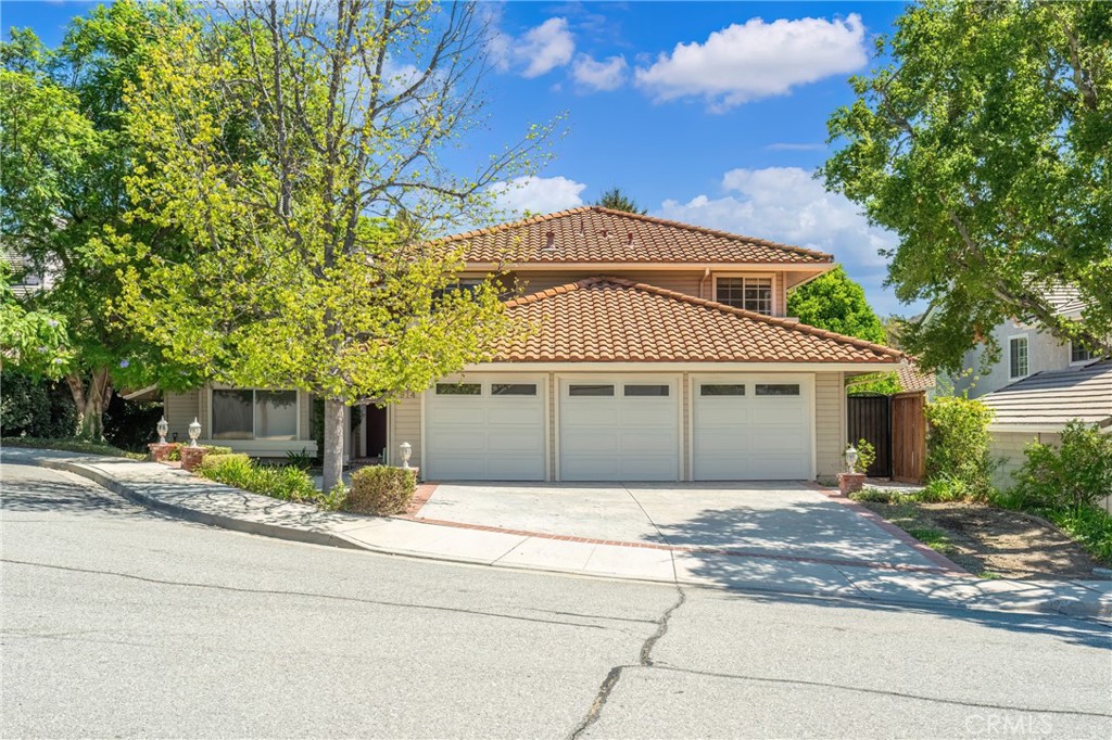 914 Sterling Oaks Court