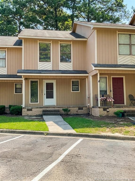 1208 N Forest Drive N, Fayetteville, NC 28303