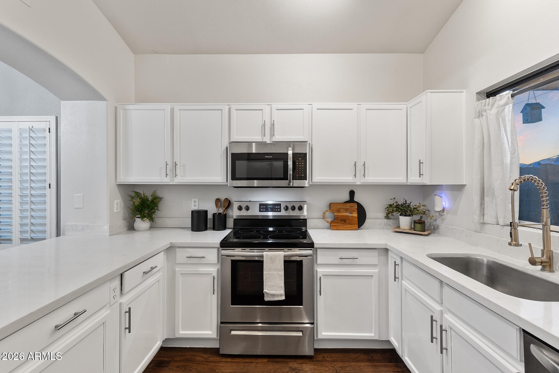 8814 W Shaw Butte Drive, Peoria, AZ 85345