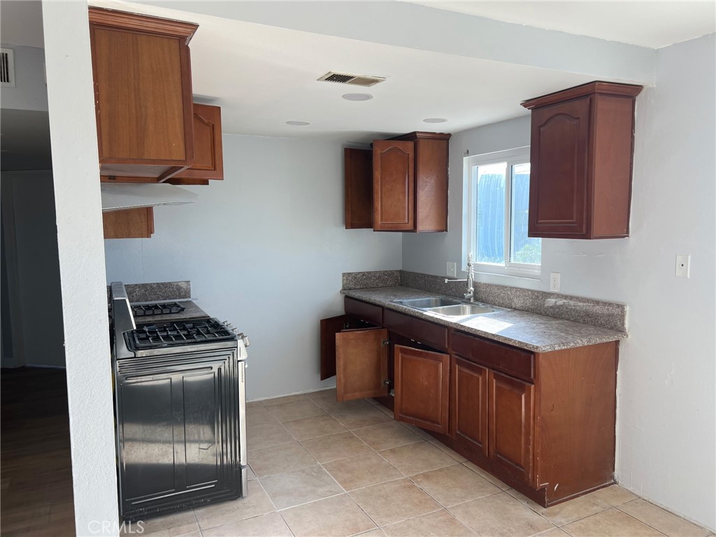 4317 Rosemead Boulevard 8