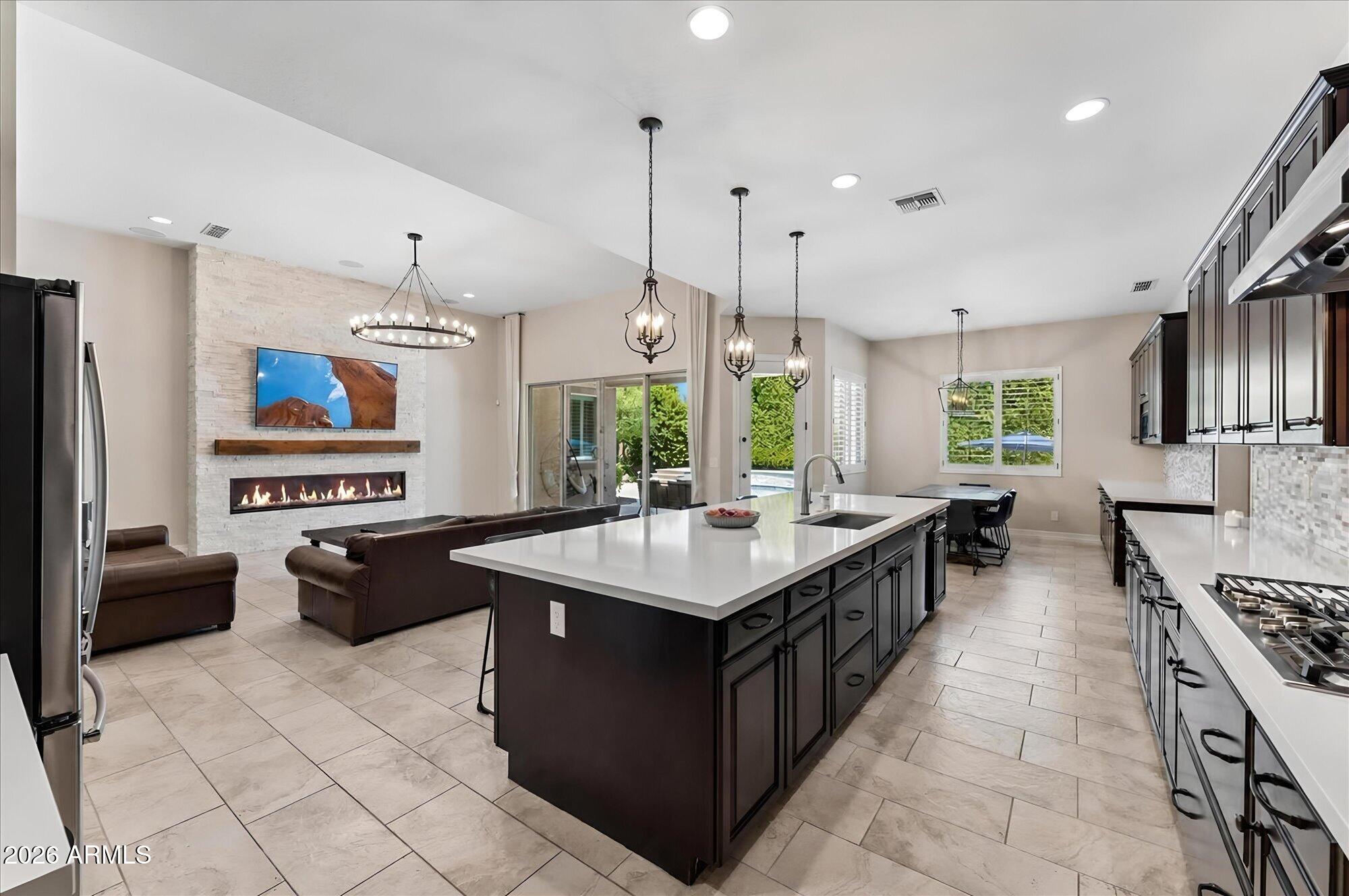 9282 W PATRICK Lane, Peoria, AZ 85383
