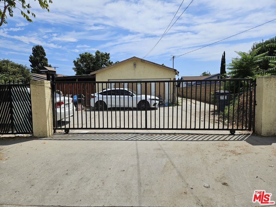 2238 E 120th Street