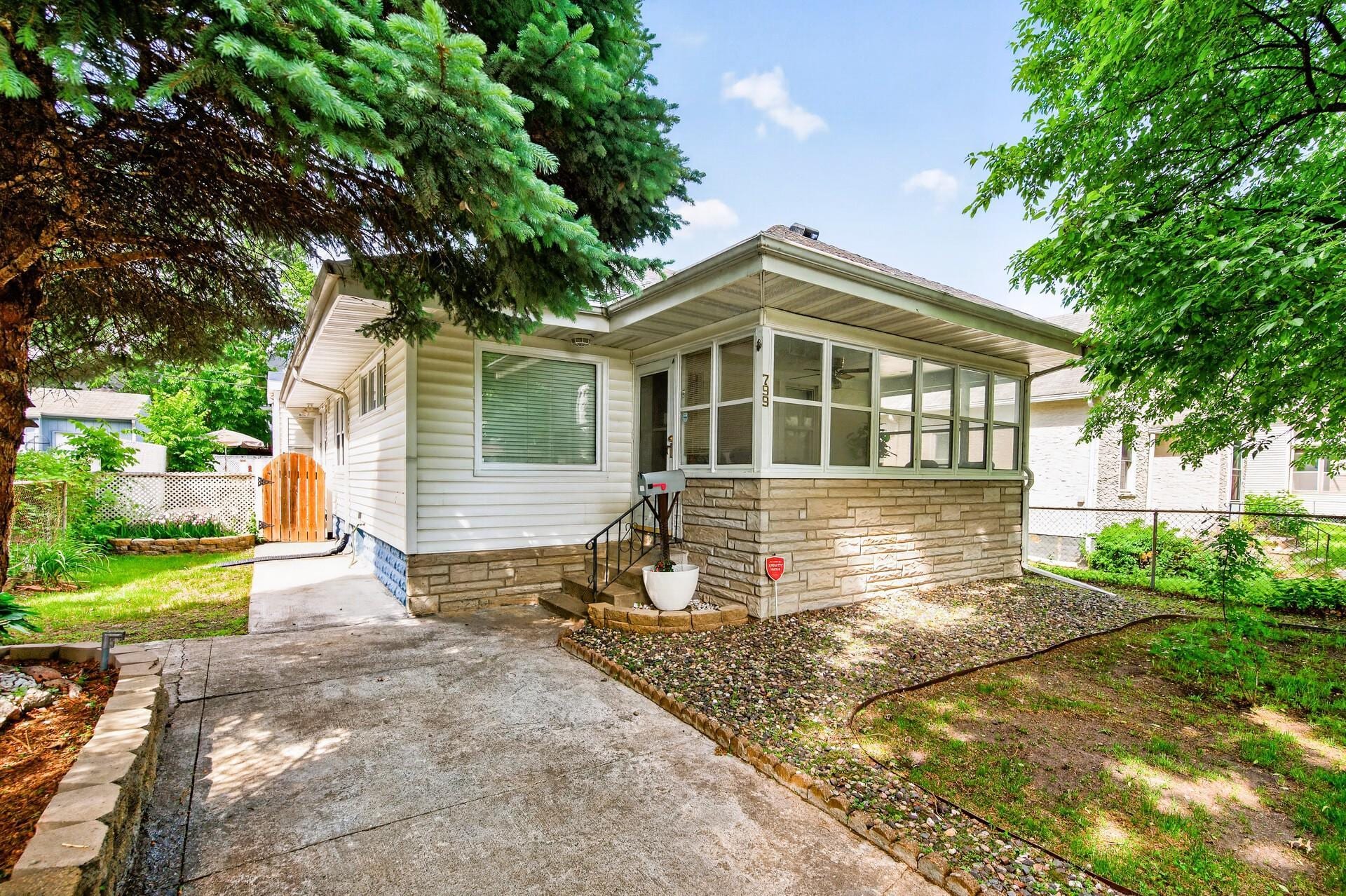 799 Fuller Avenue, Saint Paul, MN 55104