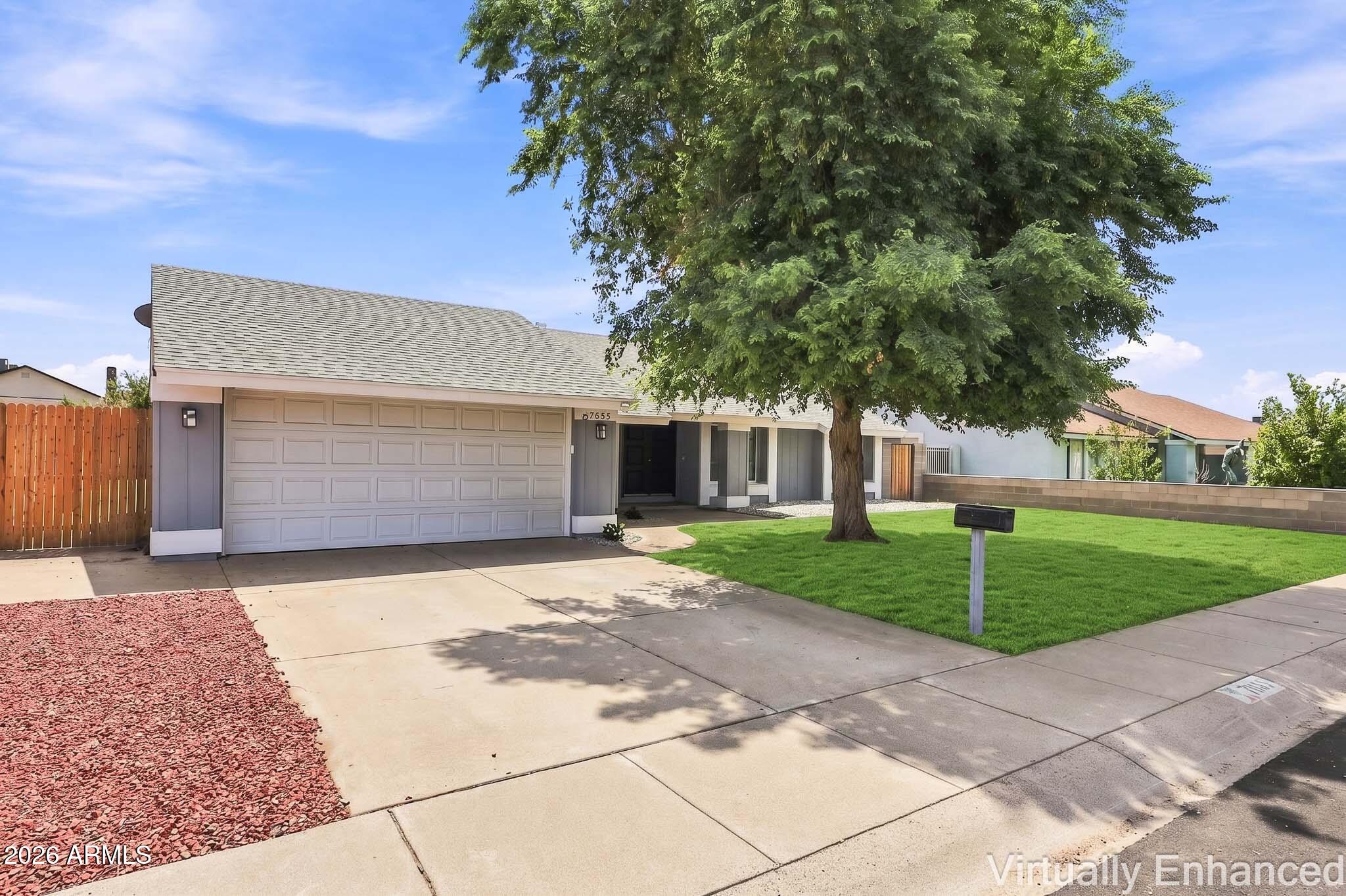 7635 W COLLEGE Drive, Phoenix, AZ 85033