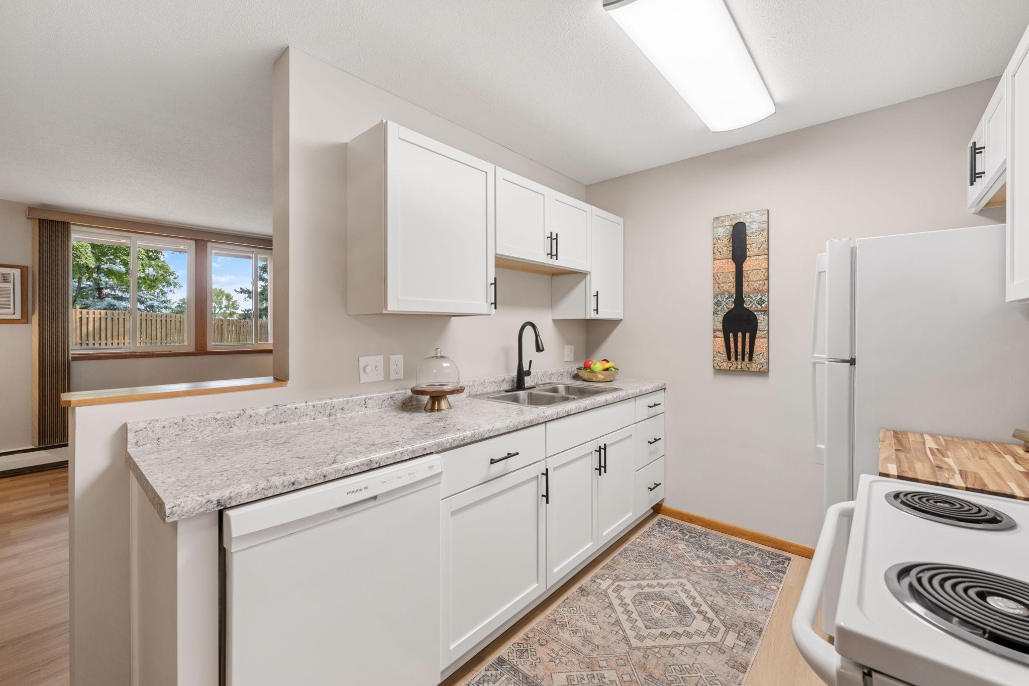 9141 Highway 55 #101, Golden Valley, MN 55427