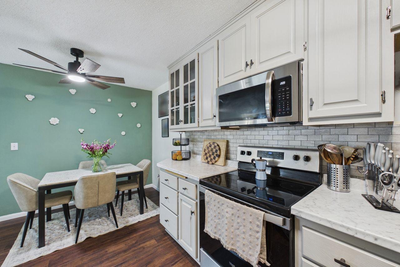 2801 Flag Avenue N #222, New Hope, MN 55427