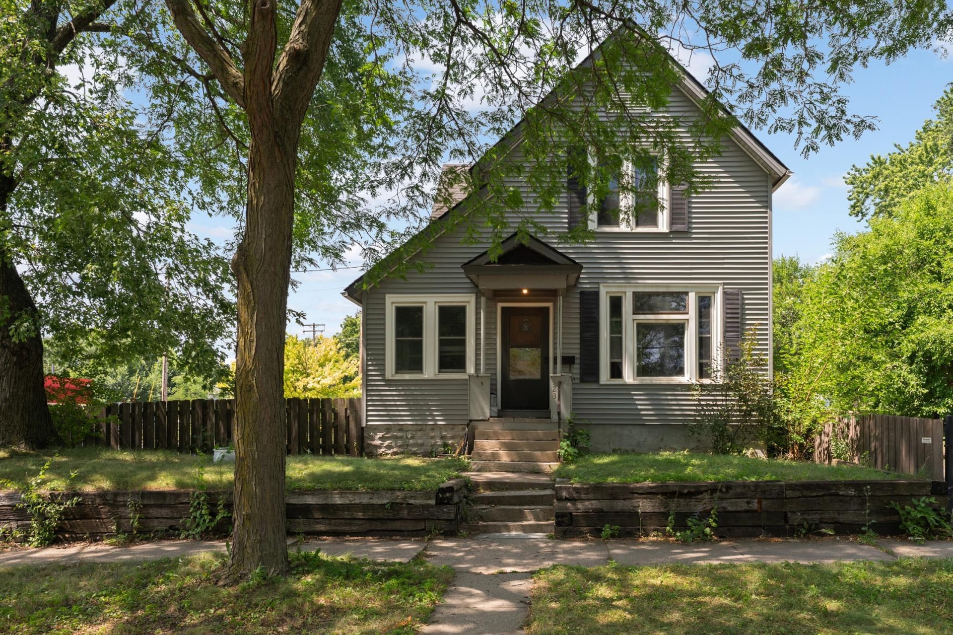 323 Erie Street, Saint Paul, MN 55102