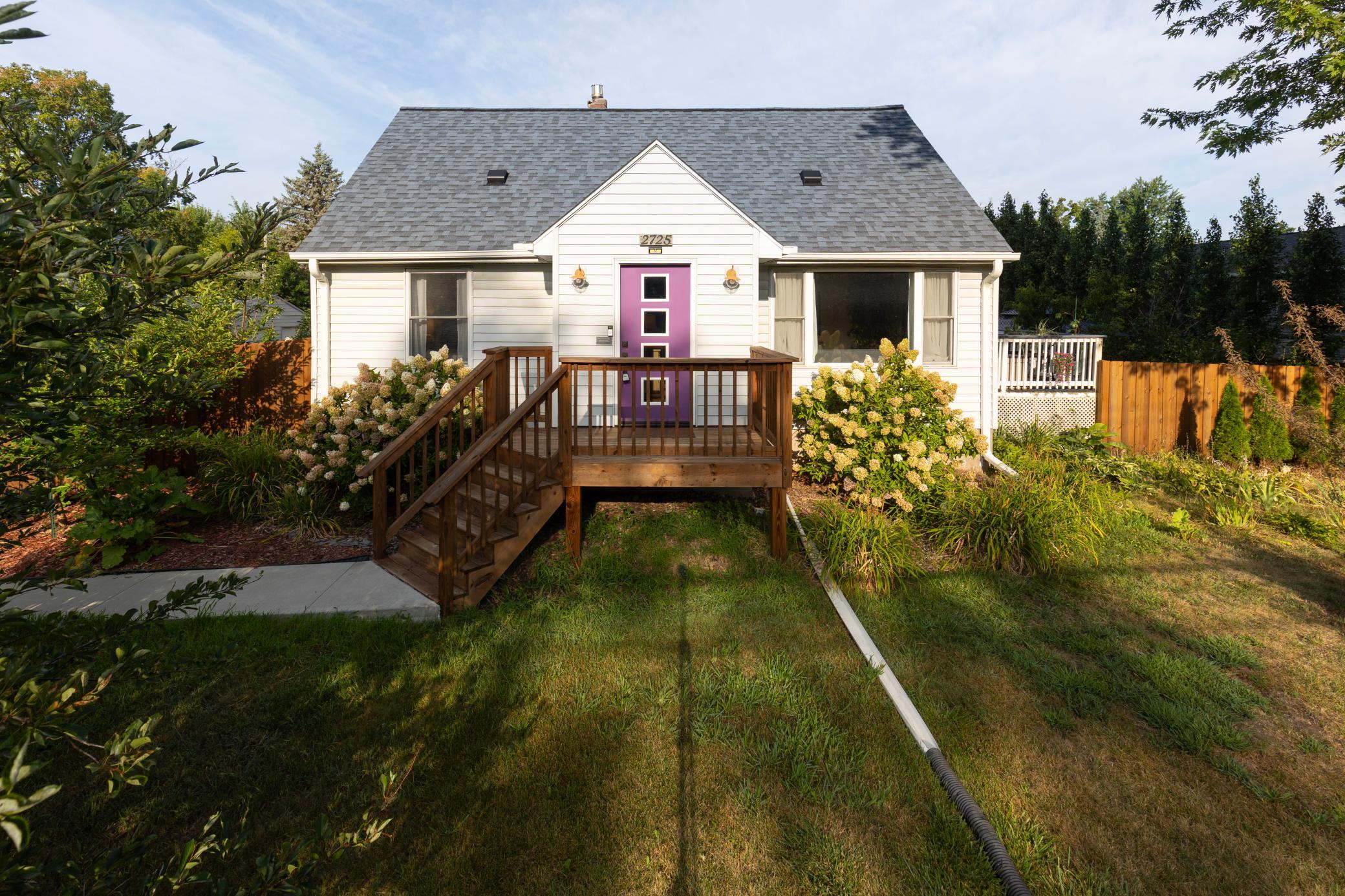 2725 Division Street N, North Saint Paul, MN 55109