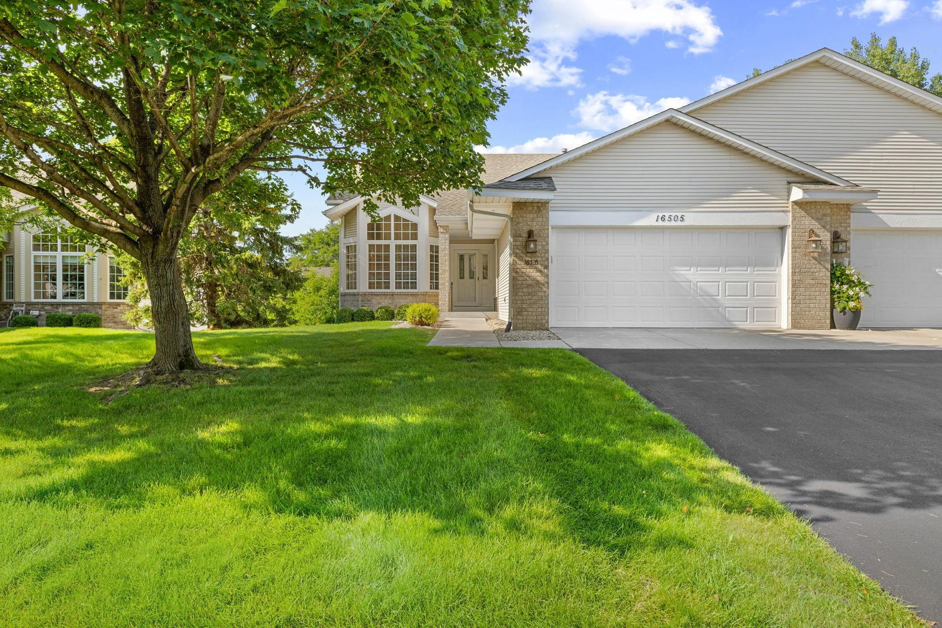 16505 42nd Avenue N, Plymouth, MN 55446