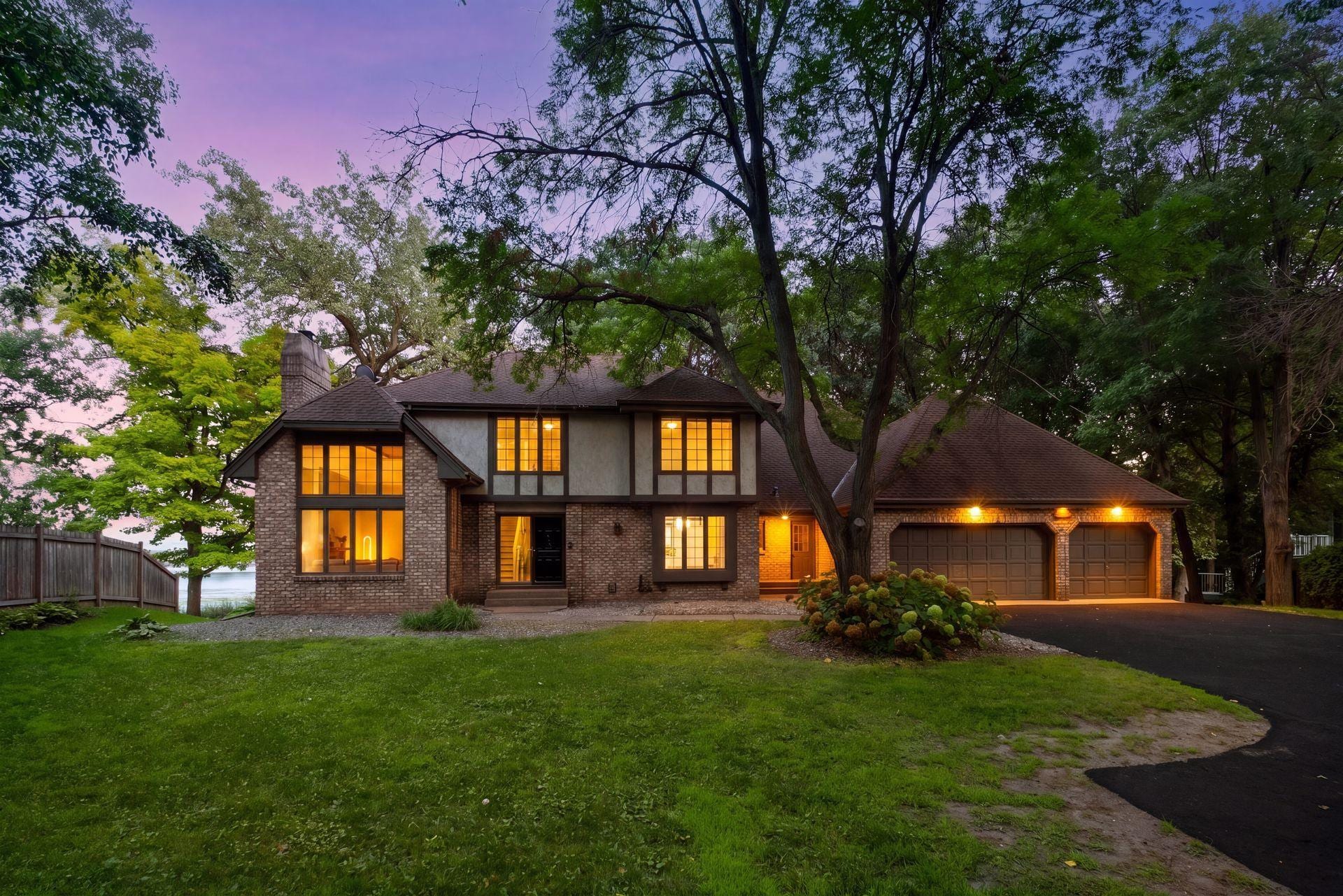 5720 Oakview Lane N, Plymouth, MN 55442