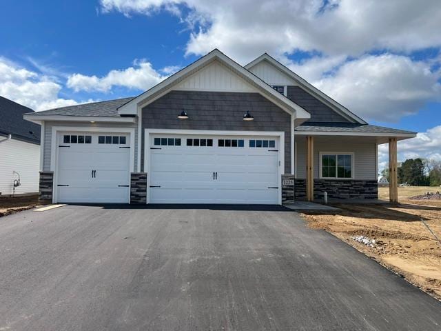 1225 Honeysuckle Lane, Cambridge, MN 55008