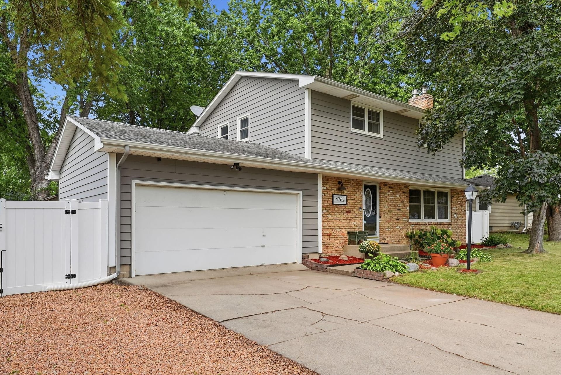 4762 Decatur Avenue N, New Hope, MN 55428