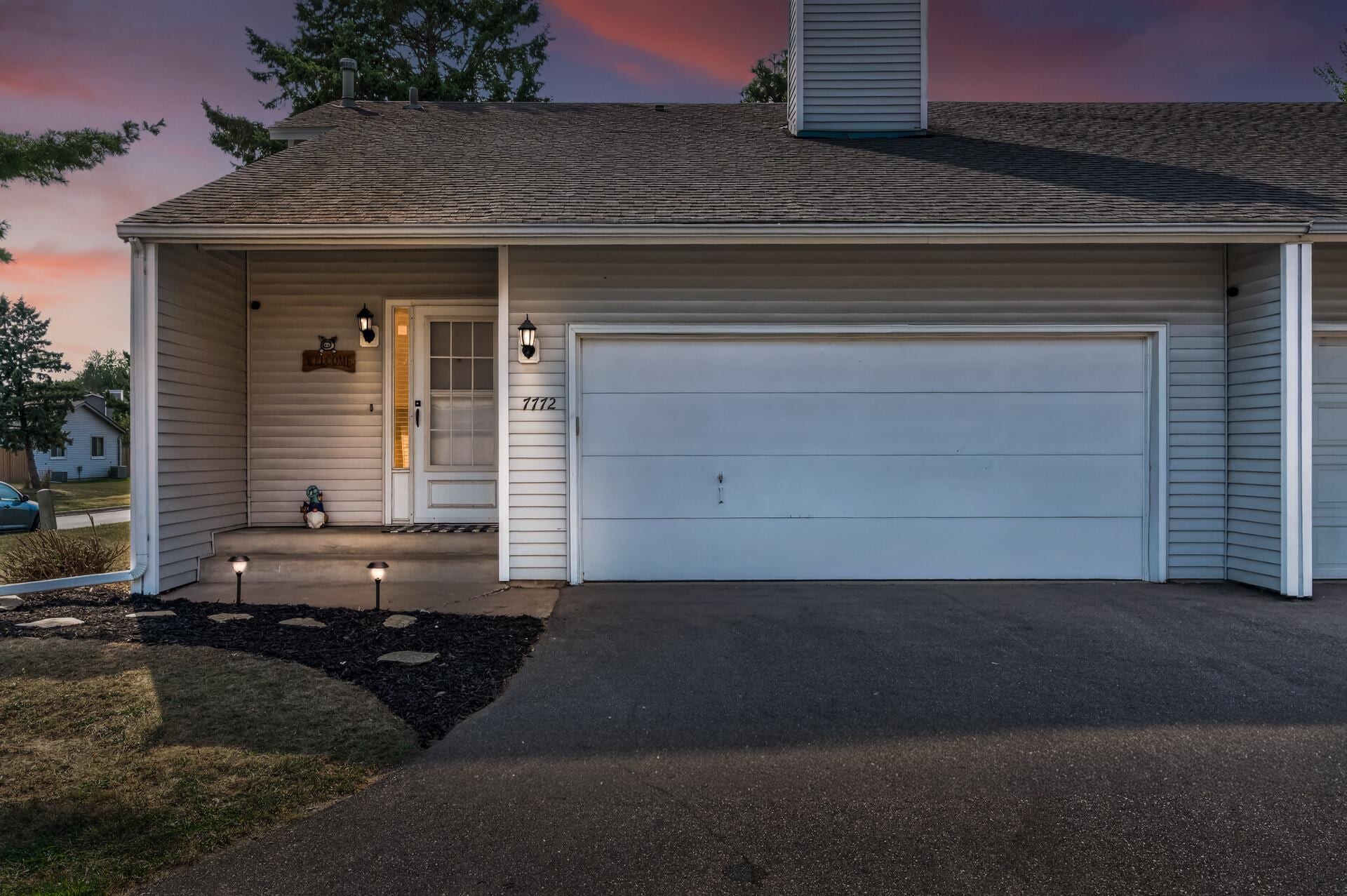 7772 Rimbley Road, Woodbury, MN 55125