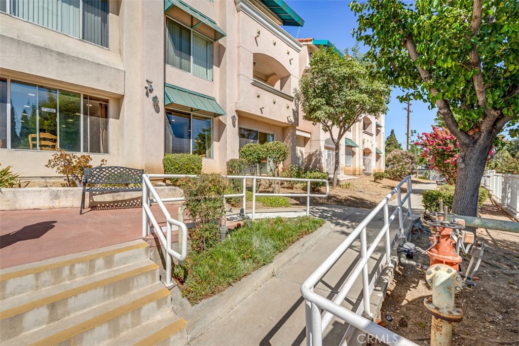 111 Marguerita Ave 106