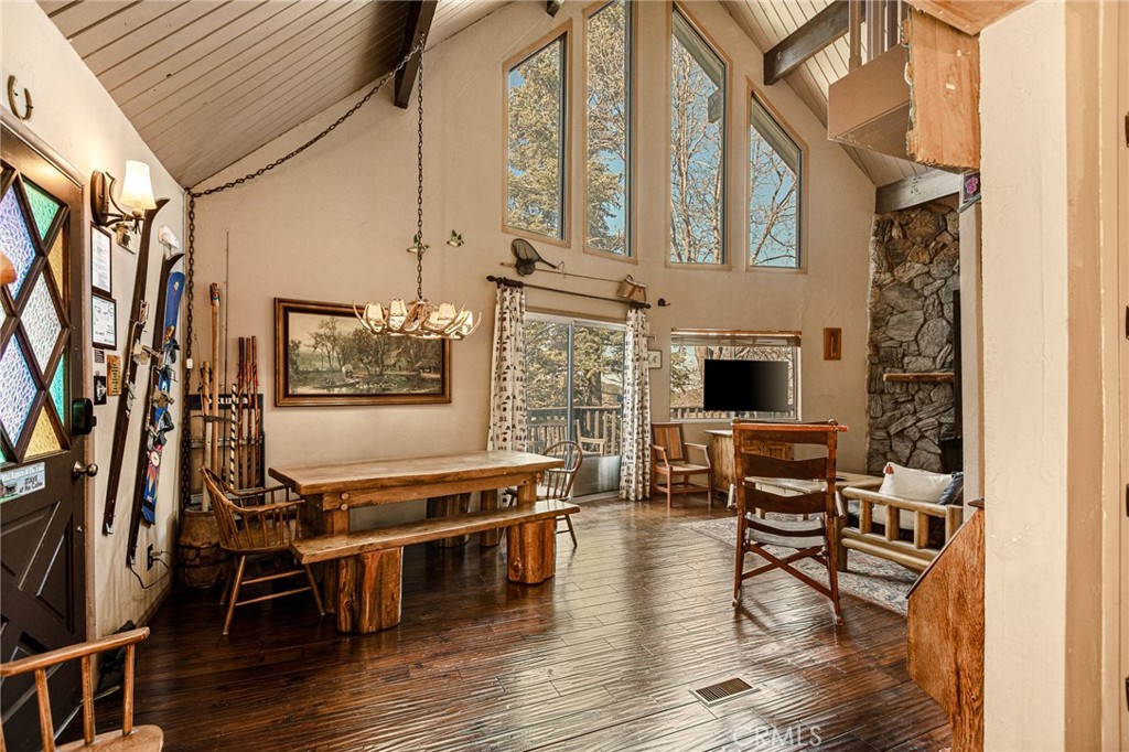 1256 Grass Valley