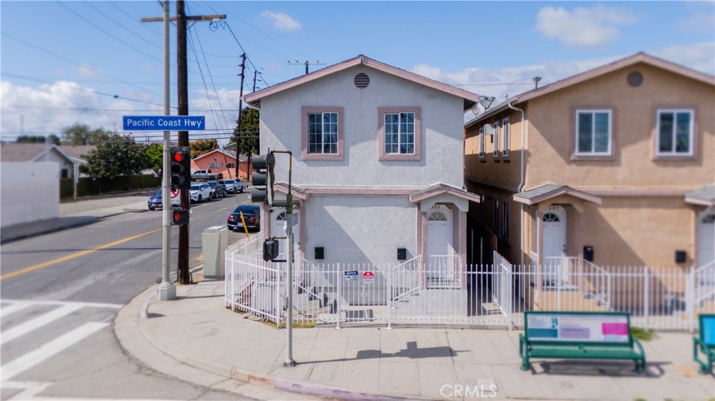 1301 E Pacific Coast