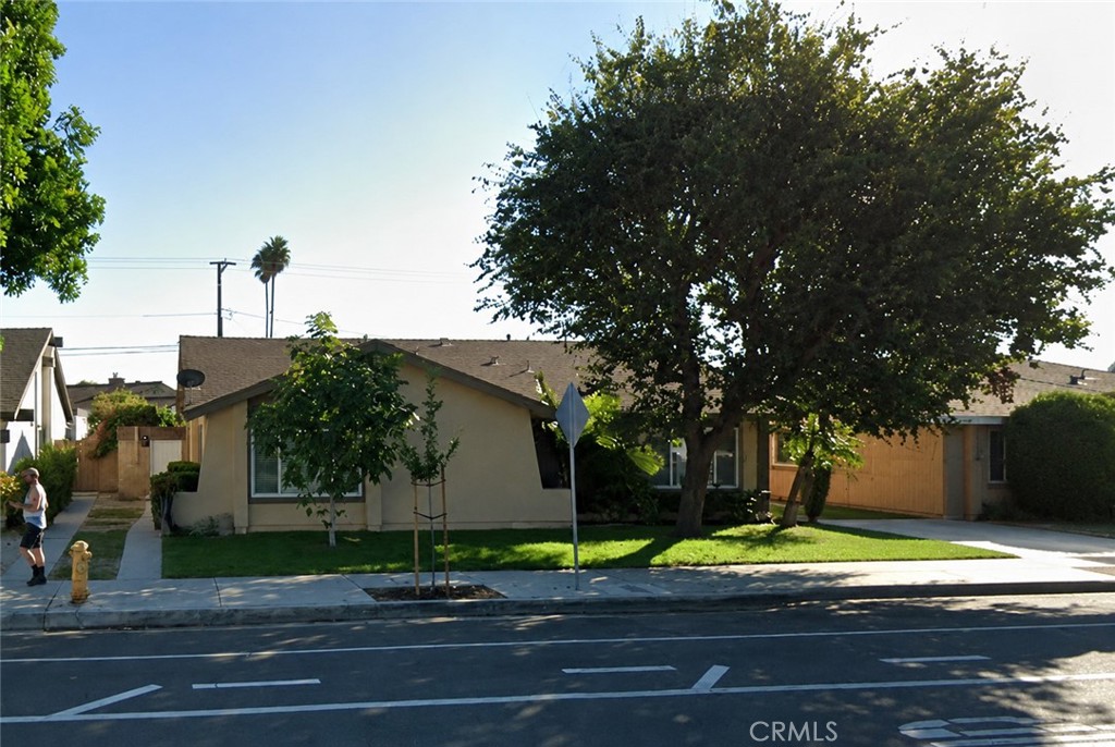 10102 Orangewood Avenue