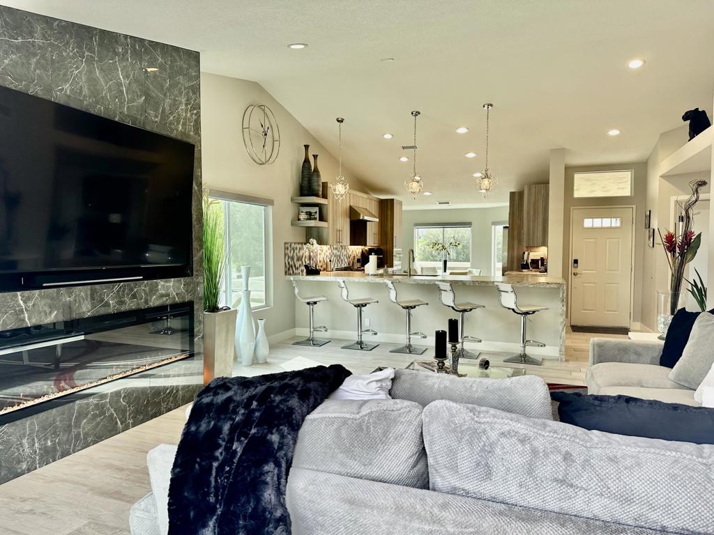 348 Vista Royale Drive