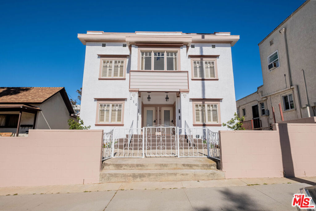 216 N Catalina Avenue A