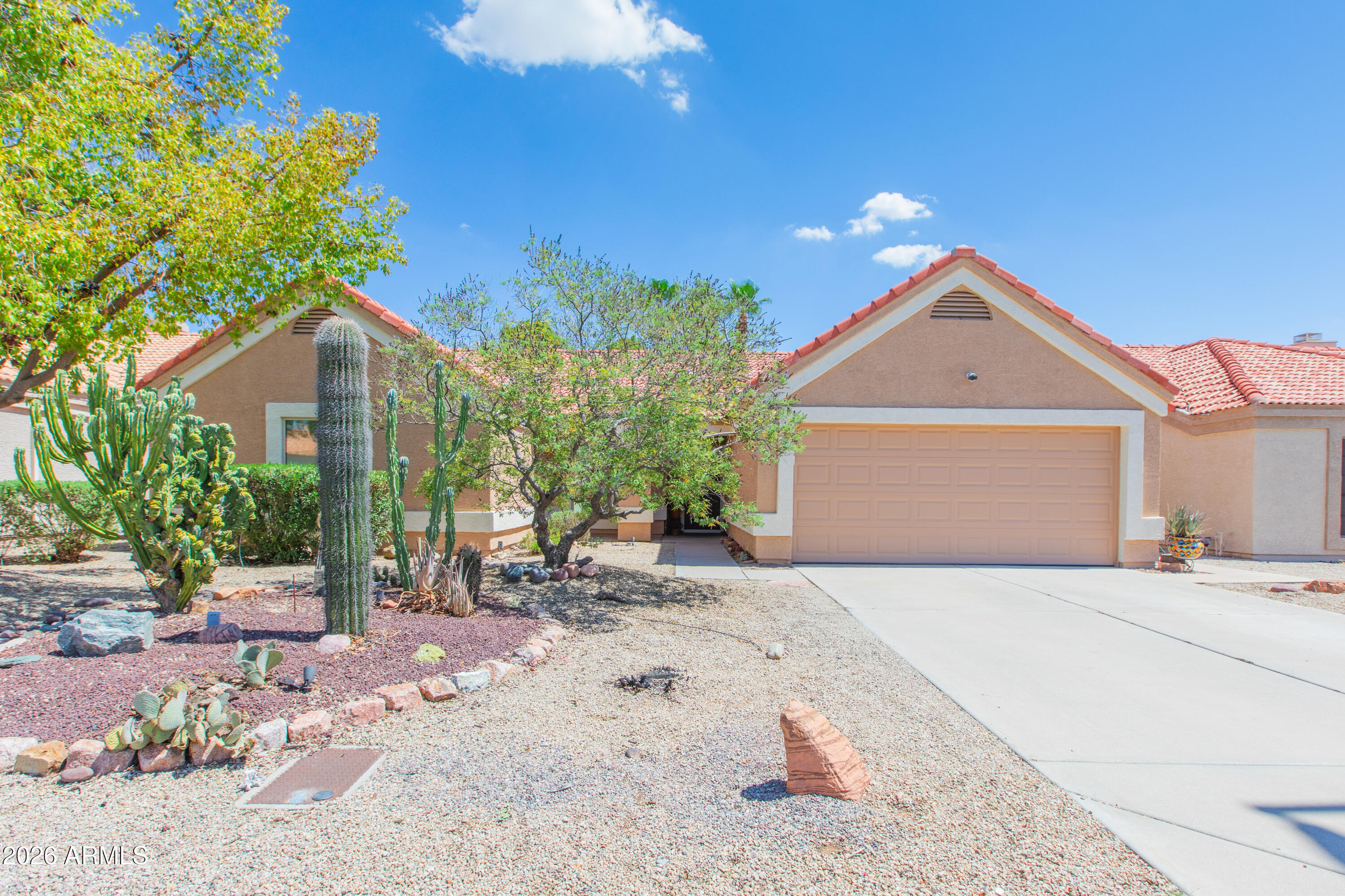 651 N COBBLESTONE Street, Gilbert, AZ 85234