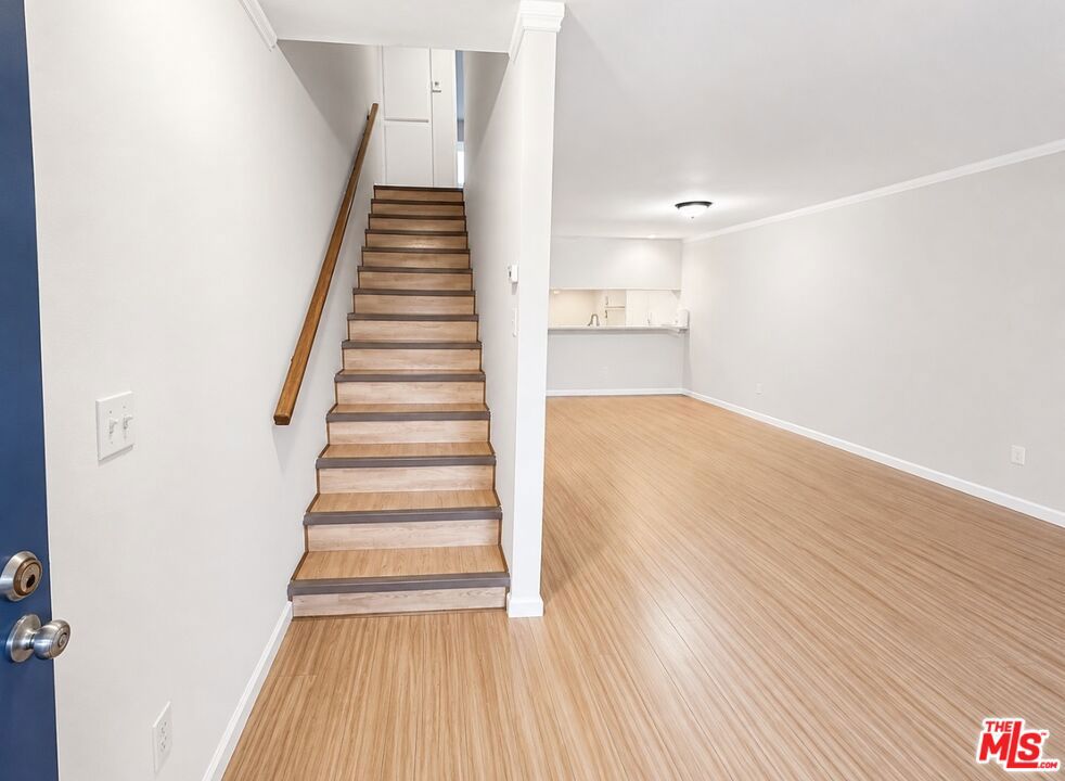 15113 Saticoy Street 4