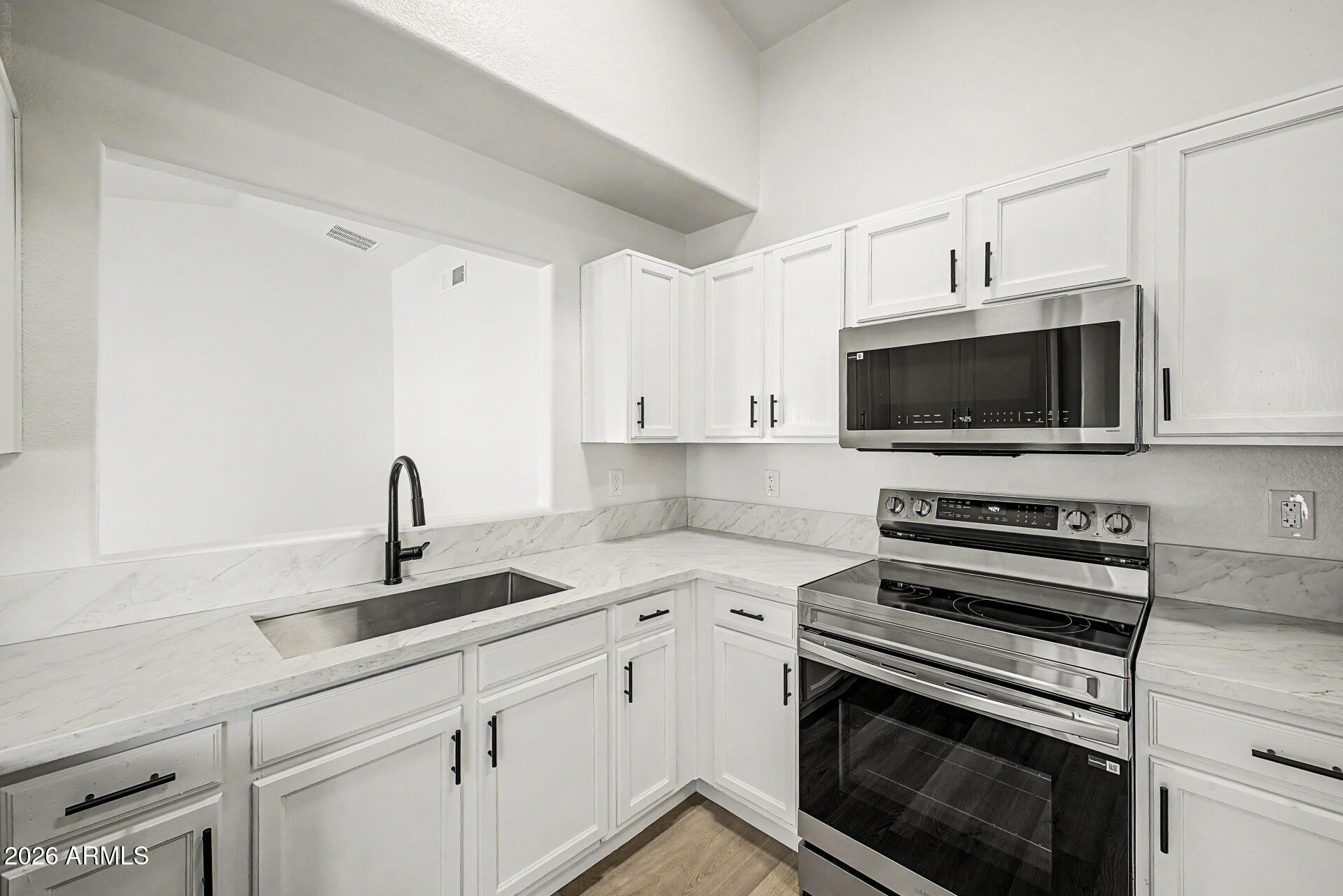 6503 W FLORENCE Avenue, Phoenix, AZ 85043