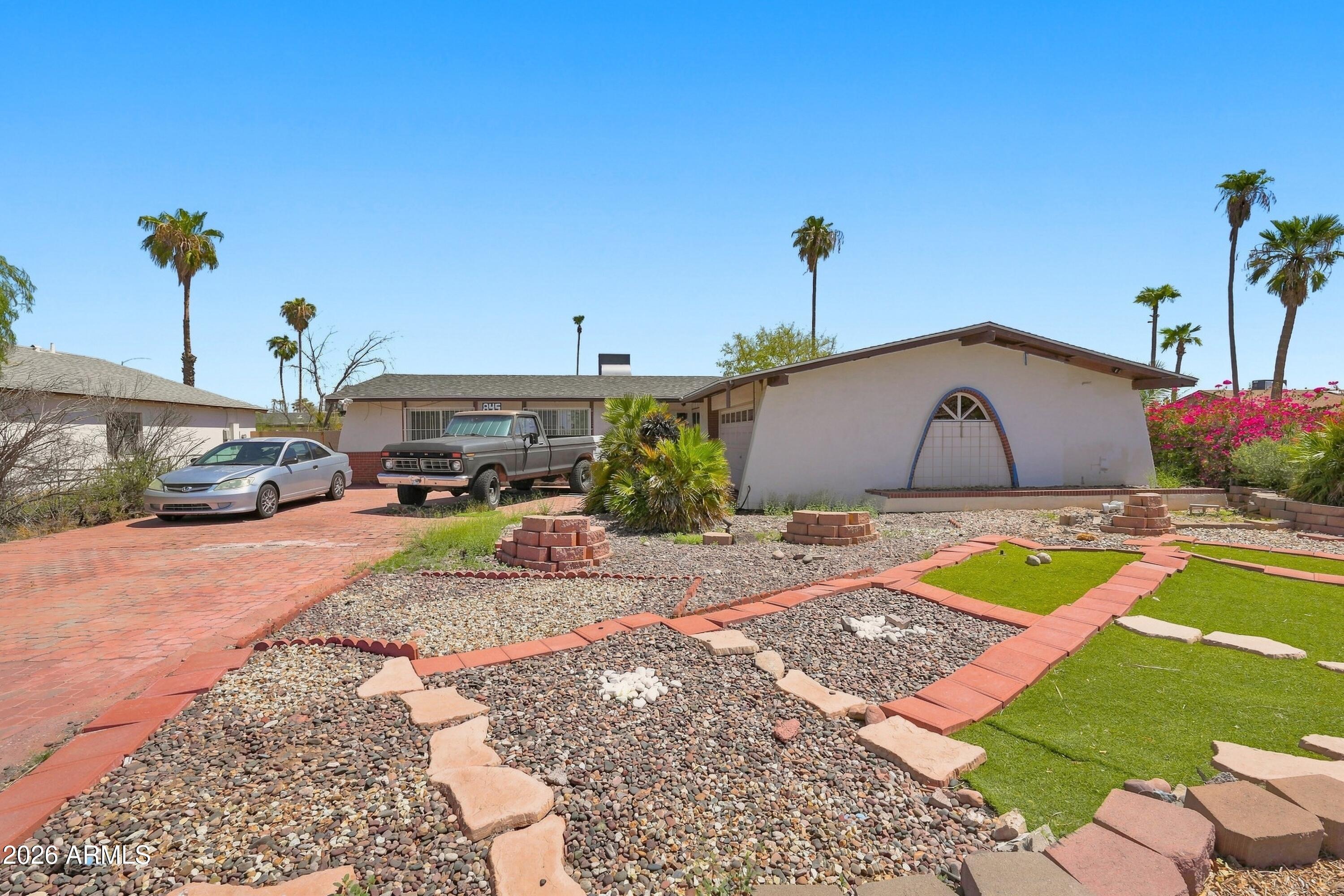 845 S VALENCIA, Mesa, AZ 85202