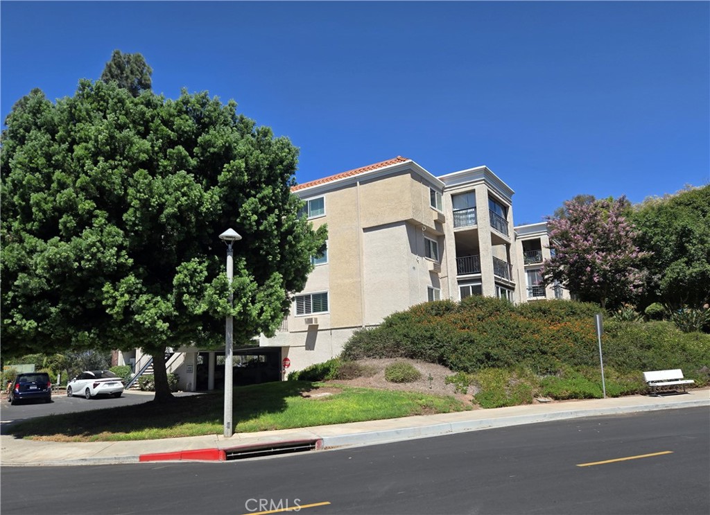 5499 Paseo Del Lago W 2H