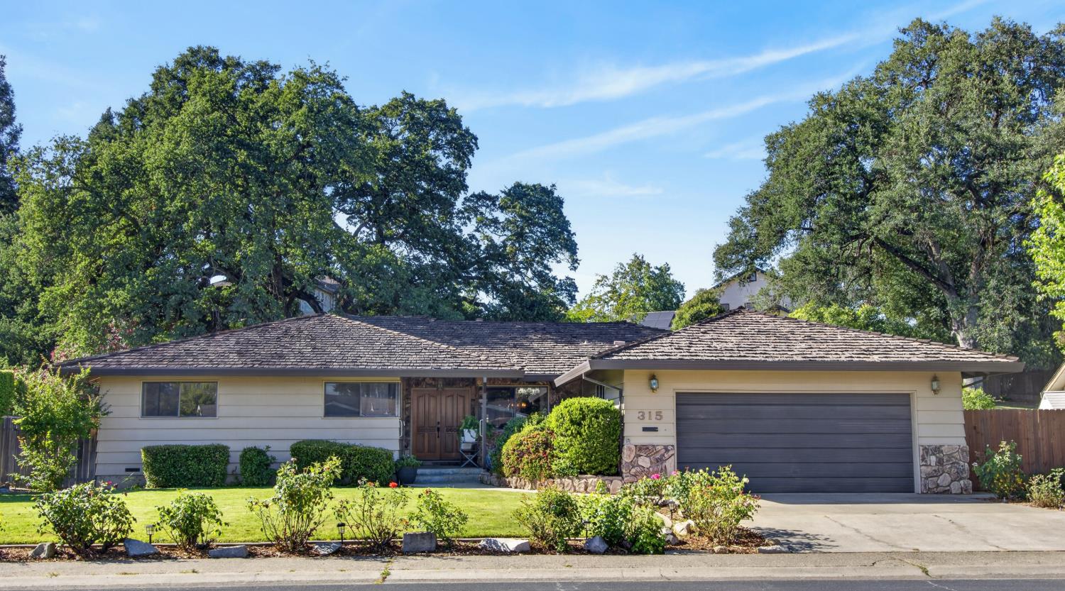 315 Diamond Oaks Rd, Roseville, CA 95678-1008