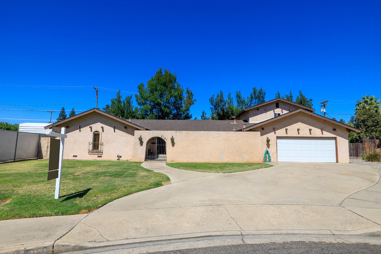2121 Cumberland Dr, Turlock, CA 95382-2104