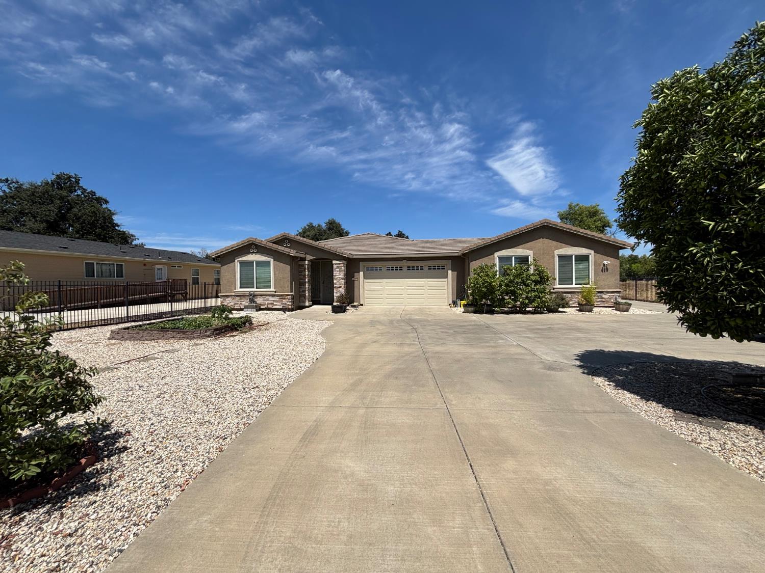 6407 Elder Creek Rd, Sacramento, CA 95824-4108