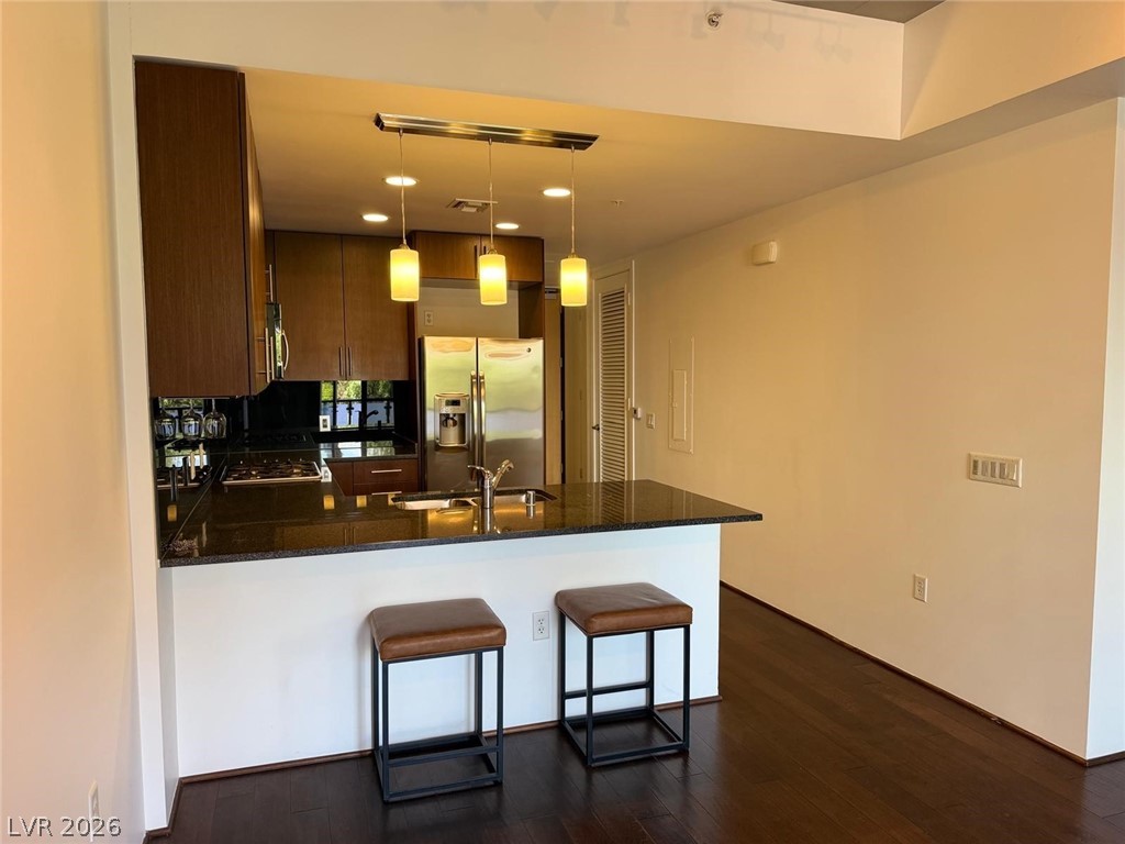 353 East Bonneville Avenue 275