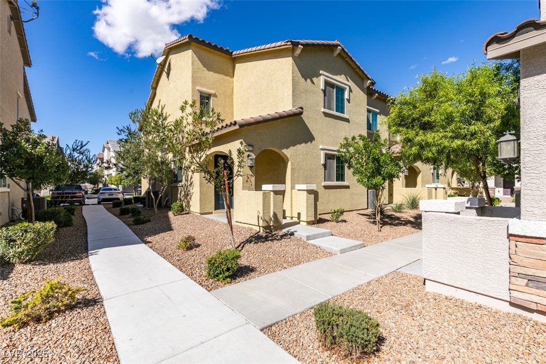 6472 Centennial Skies Court