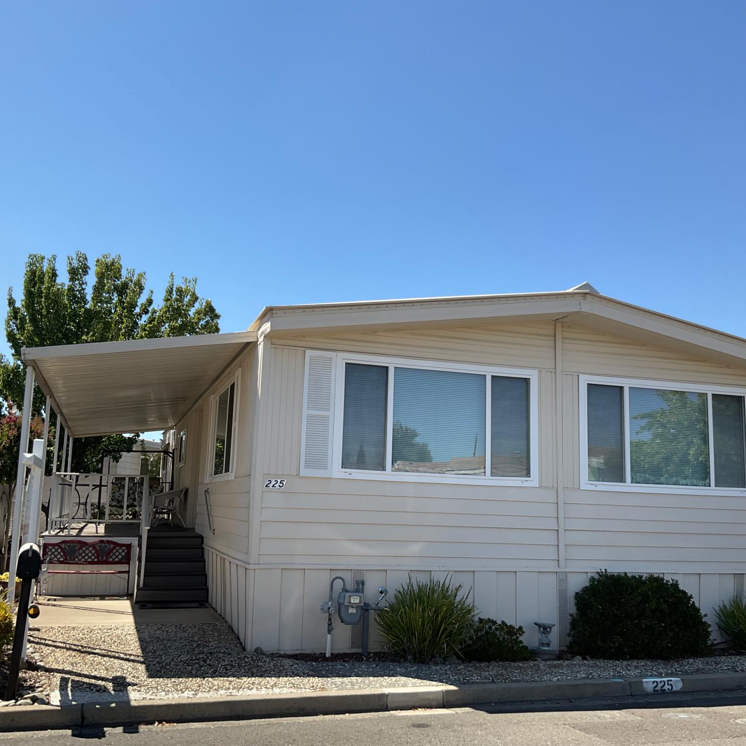 225 Club House Dr, Rancho Cordova, CA 95670